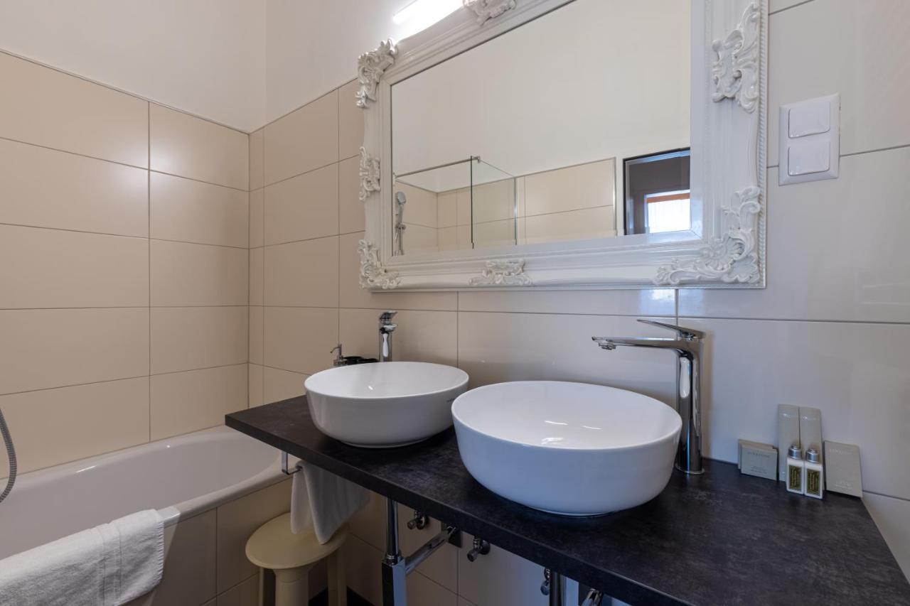 Boutique Hotel Goldenes Lamm Villach Luaran gambar