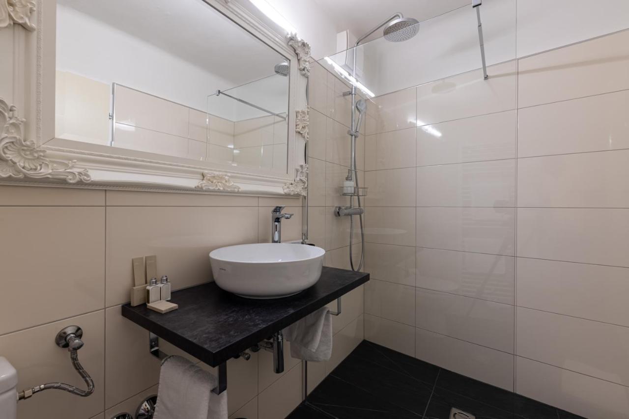 Boutique Hotel Goldenes Lamm Villach Luaran gambar
