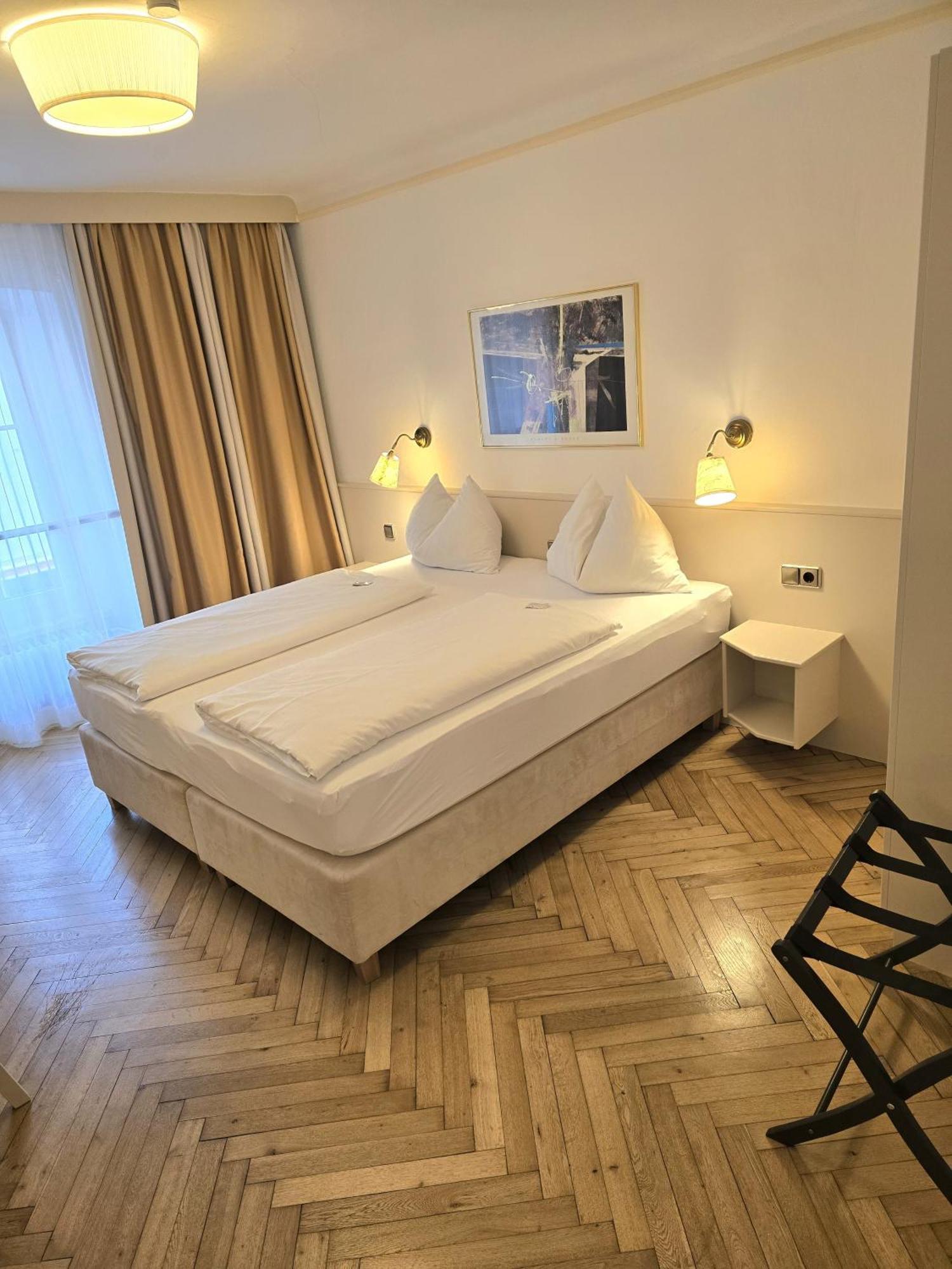 Boutique Hotel Goldenes Lamm Villach Luaran gambar