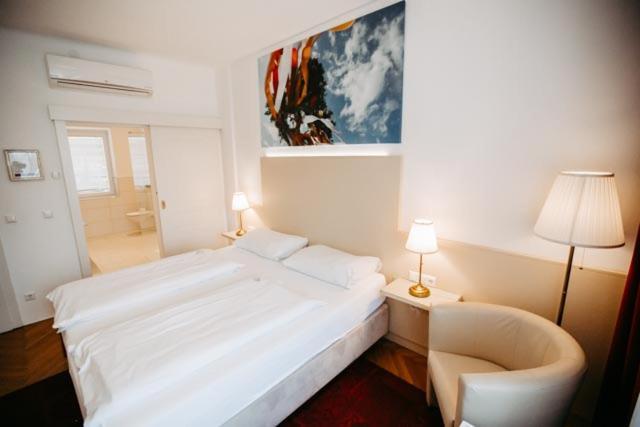 Boutique Hotel Goldenes Lamm Villach Luaran gambar