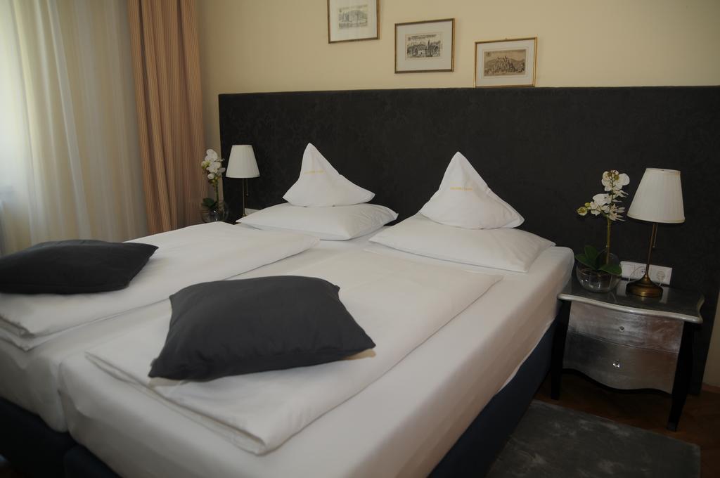 Boutique Hotel Goldenes Lamm Villach Luaran gambar