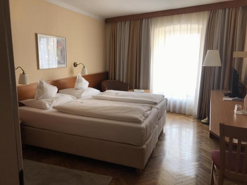 Boutique Hotel Goldenes Lamm Villach Luaran gambar