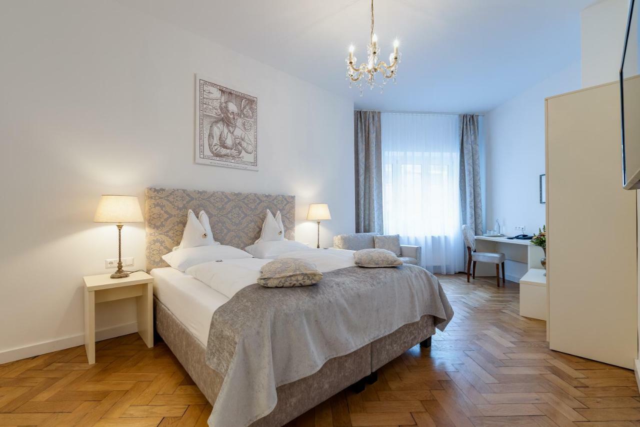 Boutique Hotel Goldenes Lamm Villach Luaran gambar